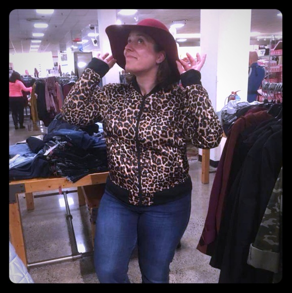 Meet your Posher, Adrienne - Picture 1 of 1